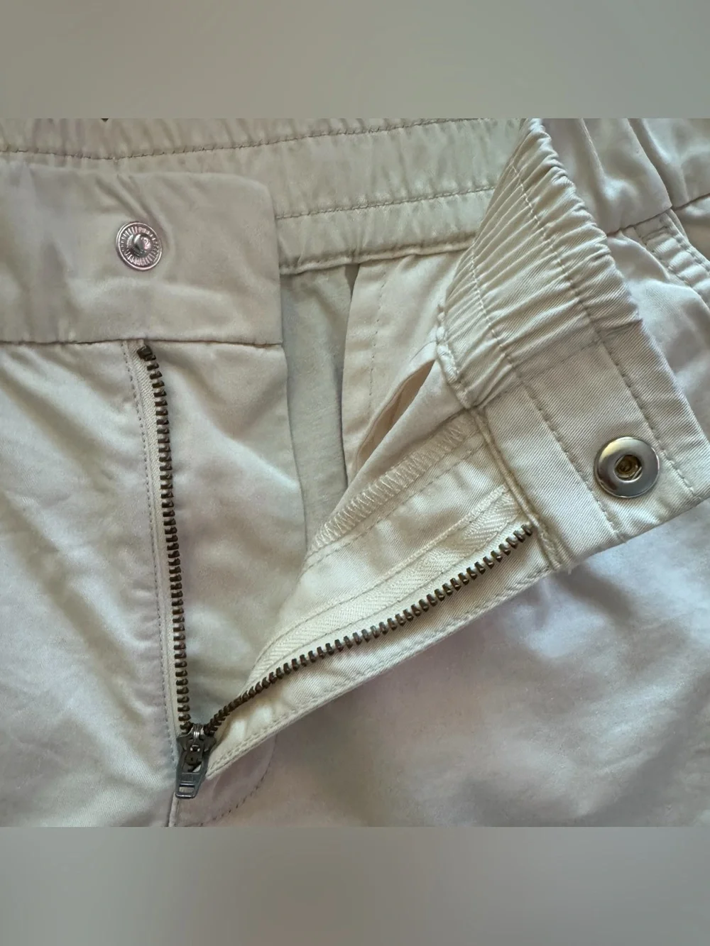 J.Crew Women's Size Medium Beige Cotton Blend Elastic Waist Preppy Chino Shorts